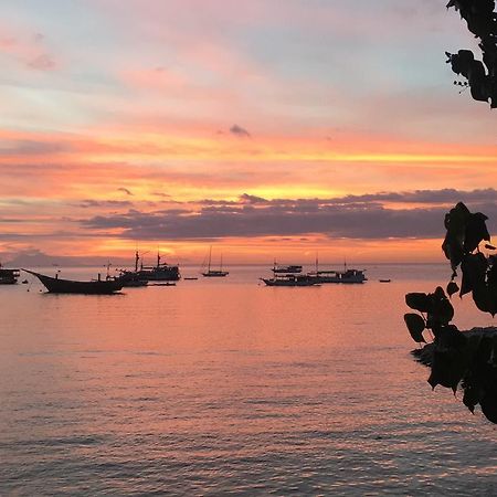 Bajo Sunset Hostel ラブハン・バジョ エクステリア 写真