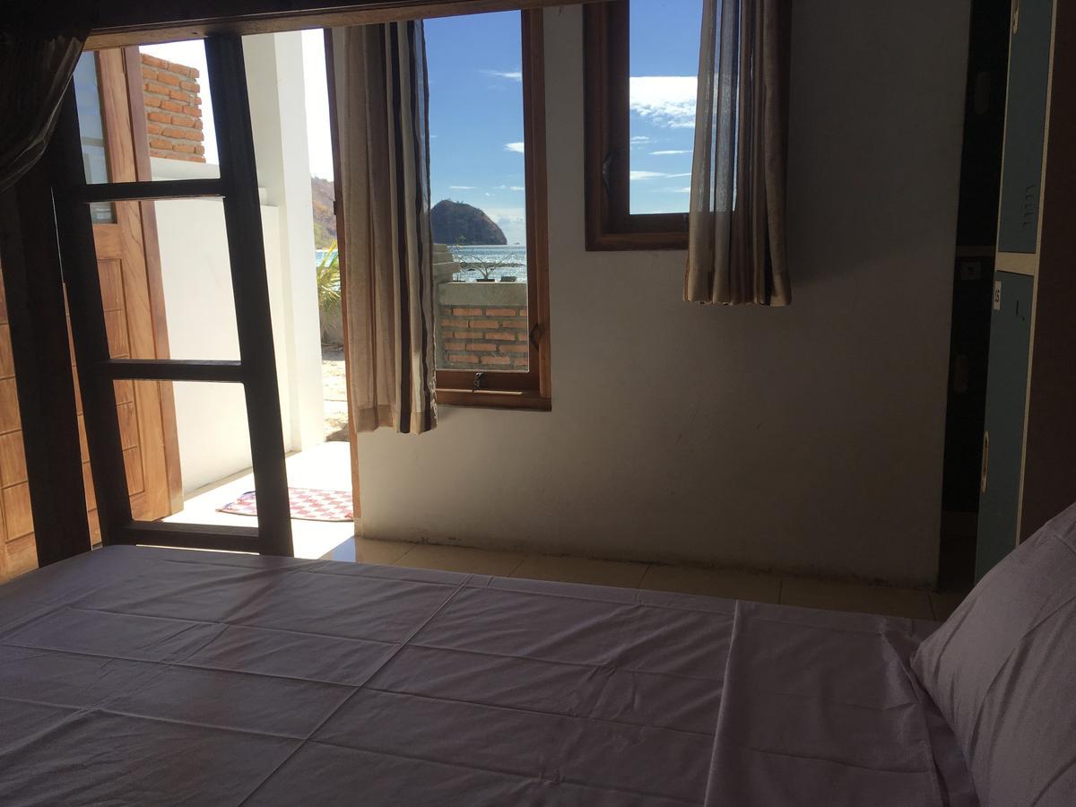 Bajo Sunset Hostel ラブハン・バジョ エクステリア 写真