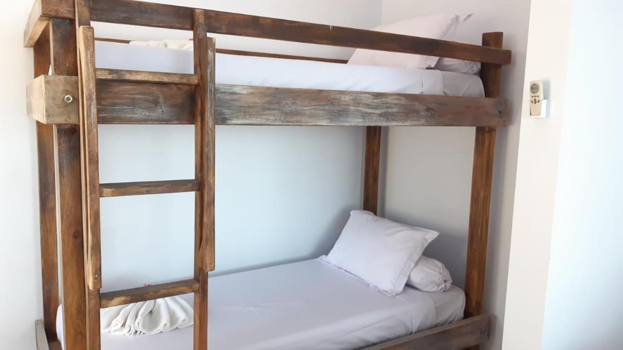 Bajo Sunset Hostel ラブハン・バジョ エクステリア 写真