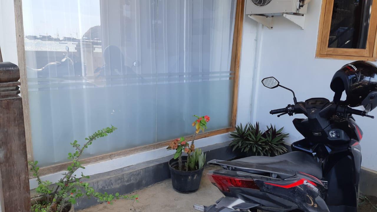Bajo Sunset Hostel ラブハン・バジョ エクステリア 写真