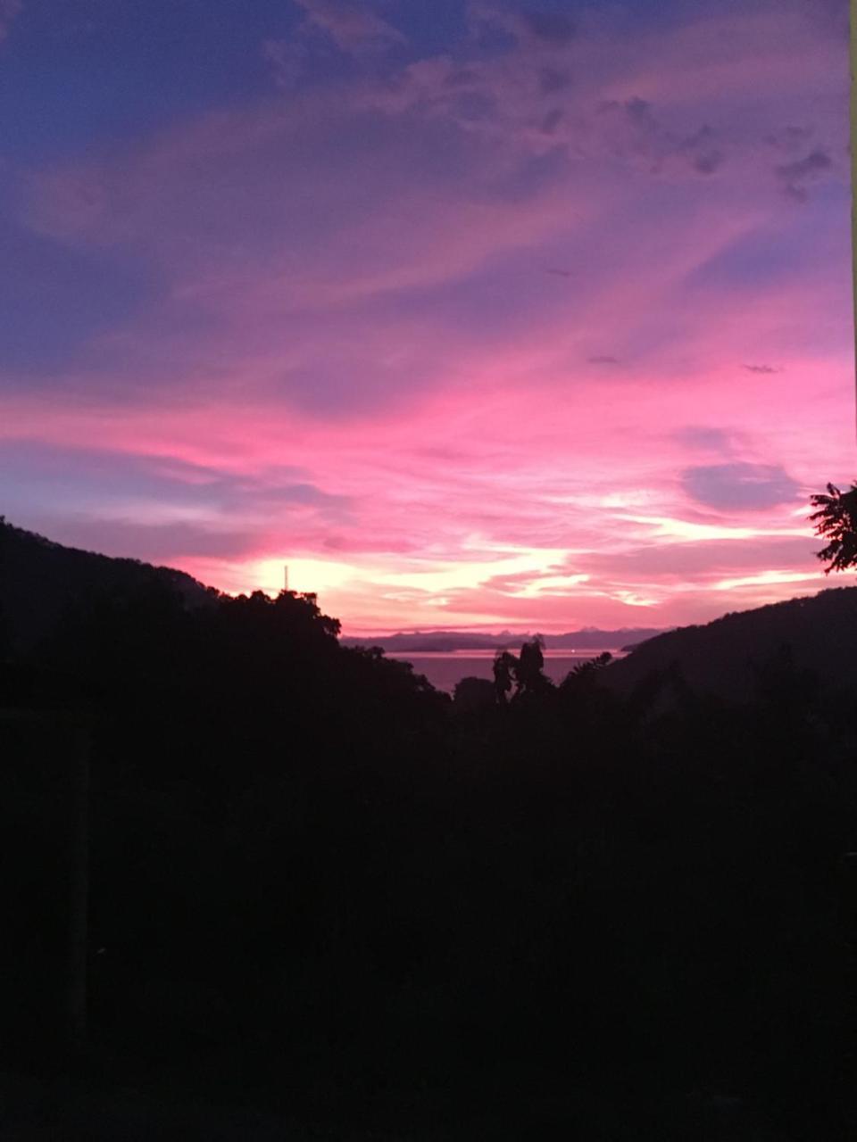 Bajo Sunset Hostel ラブハン・バジョ エクステリア 写真