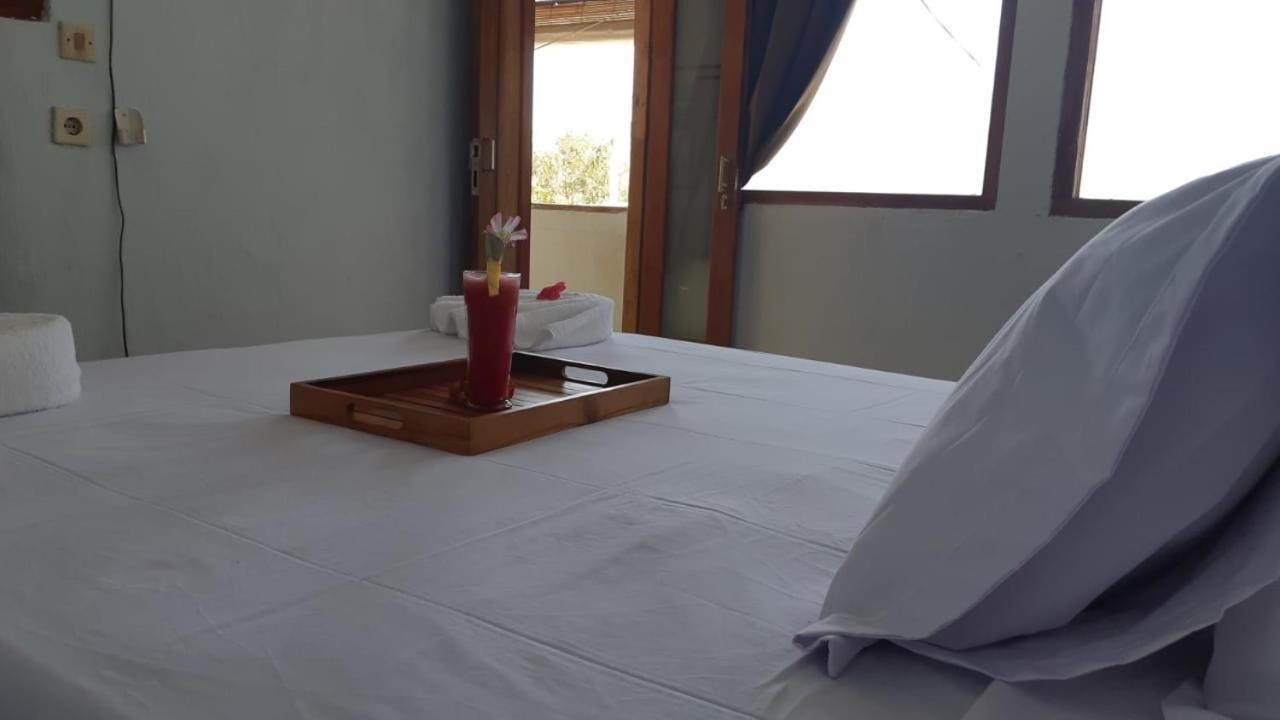 Bajo Sunset Hostel ラブハン・バジョ エクステリア 写真