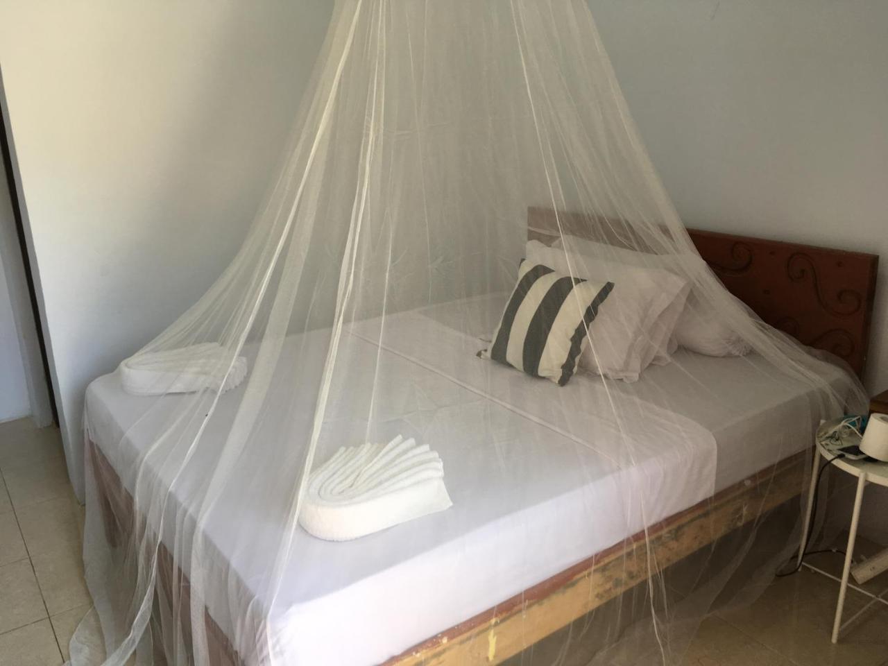 Bajo Sunset Hostel ラブハン・バジョ エクステリア 写真